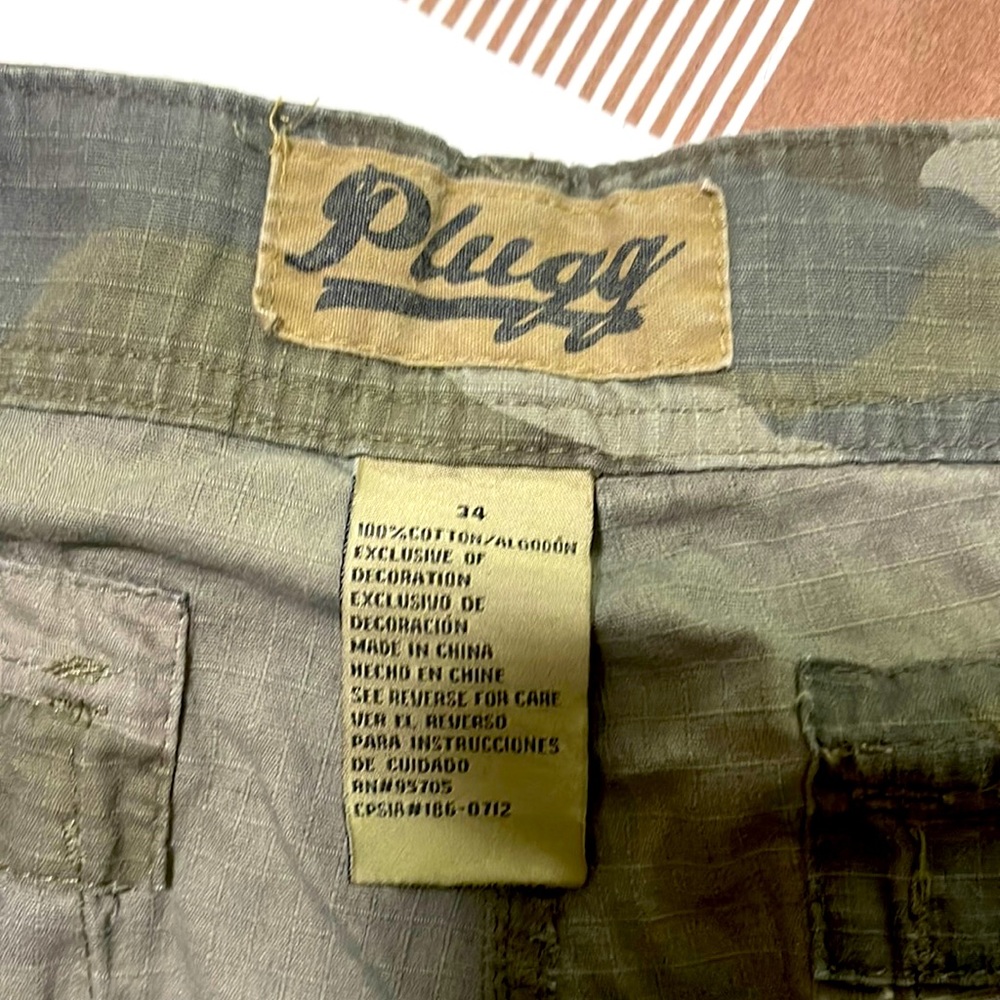 Men’s Plugg Cargo Shorts Size 34 Camo print